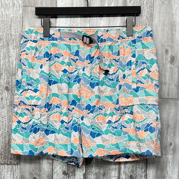 The North Face Men's Printed Class V Belted Shorts [T26] - Picture 4 of 12